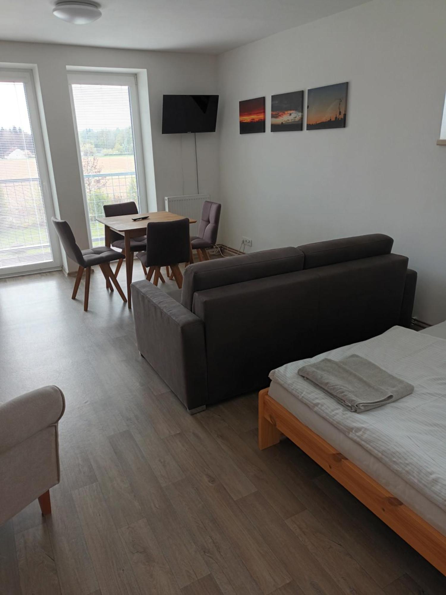 Penzion Na Samotach Daire Jindřichŭv Hradec Dış mekan fotoğraf